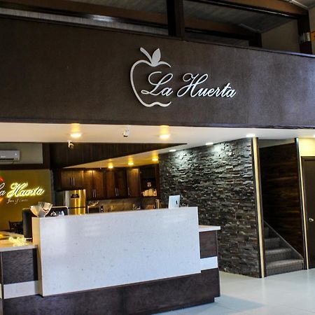 La Huerta Inn & Suites Cuauhtémoc Zewnętrze zdjęcie