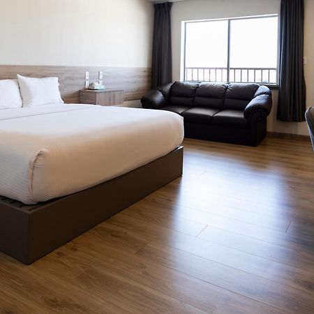 La Huerta Inn & Suites Cuauhtémoc Zewnętrze zdjęcie