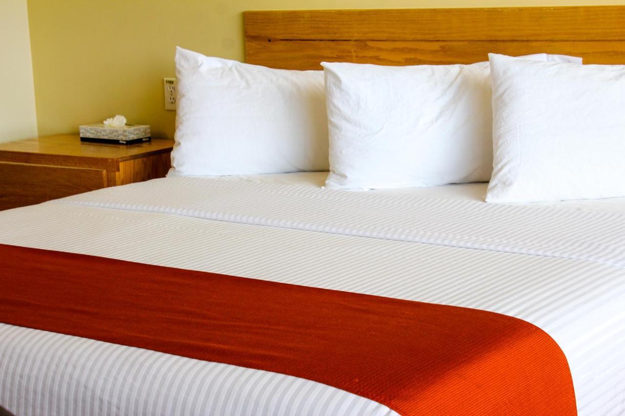 La Huerta Inn & Suites Cuauhtémoc Zewnętrze zdjęcie