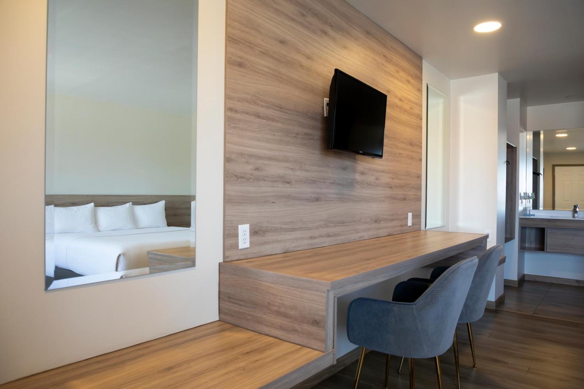 La Huerta Inn & Suites Cuauhtémoc Zewnętrze zdjęcie